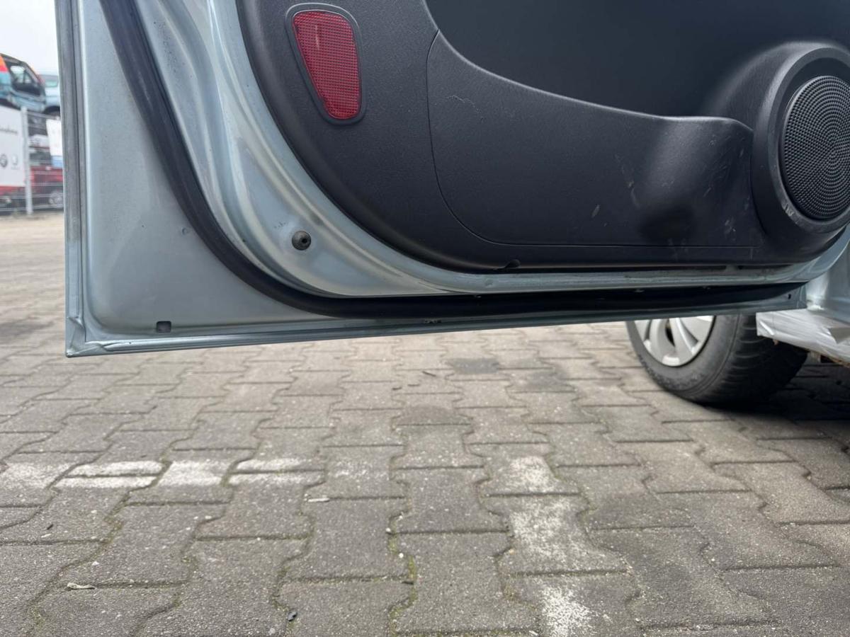 Hyundai Matrix original T&uuml;r vorn links VS Celadon Blue Rohbau Bj.2009